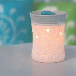 Gently Used - Fizz Scentsy Full Size Warmer White